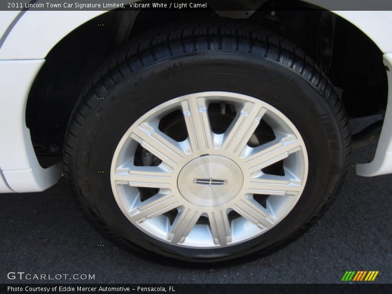 Vibrant White / Light Camel 2011 Lincoln Town Car Signature Limited