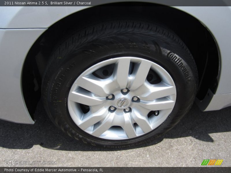 Brilliant Silver / Charcoal 2011 Nissan Altima 2.5 S