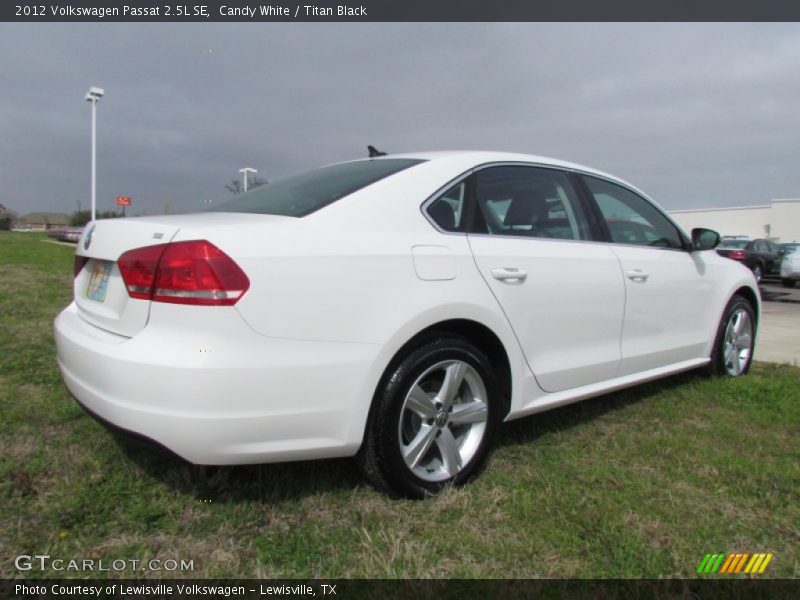 Candy White / Titan Black 2012 Volkswagen Passat 2.5L SE