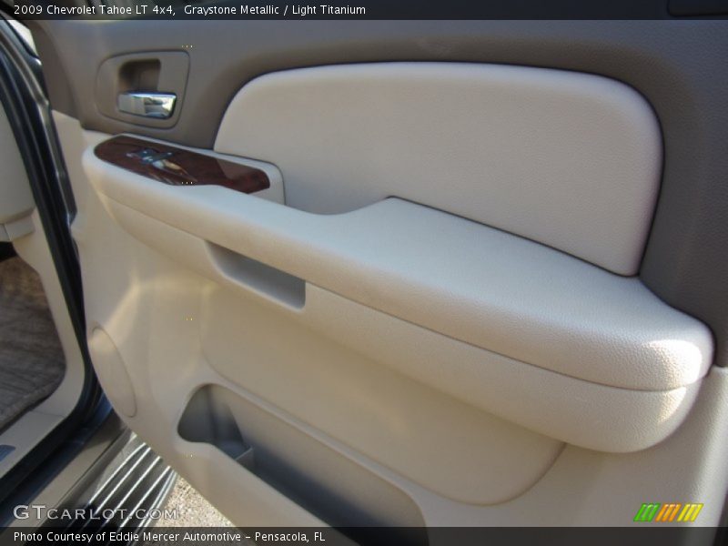 Graystone Metallic / Light Titanium 2009 Chevrolet Tahoe LT 4x4