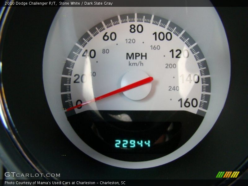 Stone White / Dark Slate Gray 2010 Dodge Challenger R/T