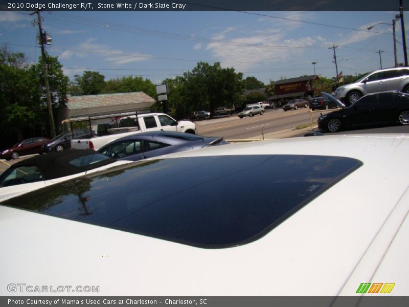 Stone White / Dark Slate Gray 2010 Dodge Challenger R/T