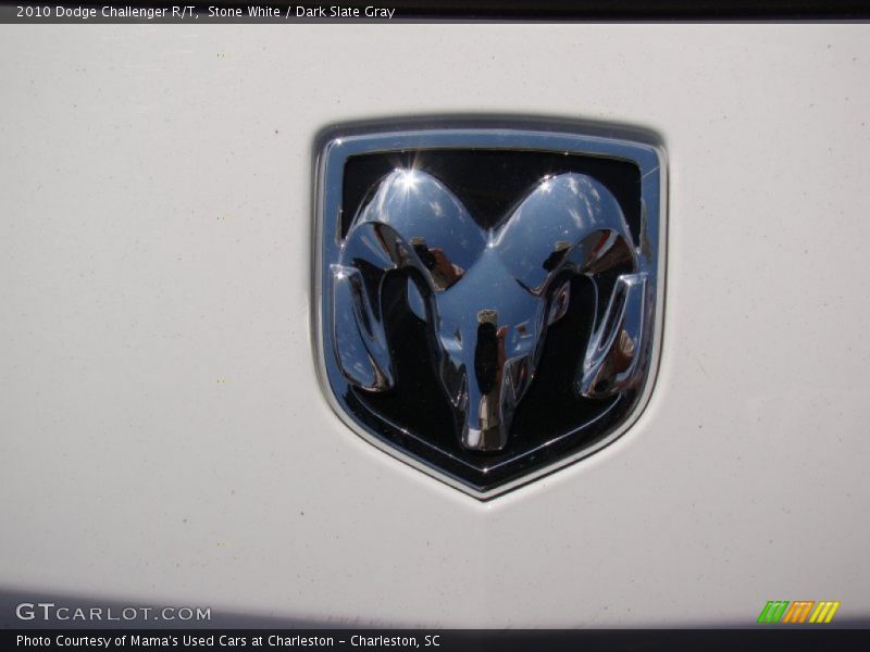 Stone White / Dark Slate Gray 2010 Dodge Challenger R/T