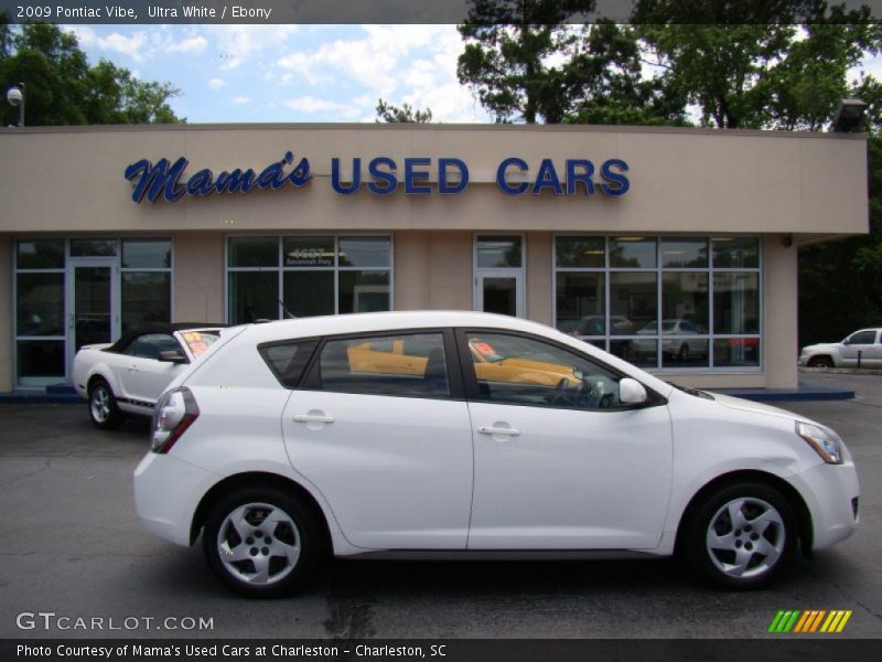 Ultra White / Ebony 2009 Pontiac Vibe