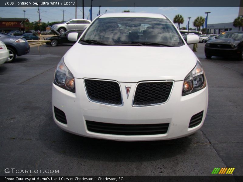 Ultra White / Ebony 2009 Pontiac Vibe