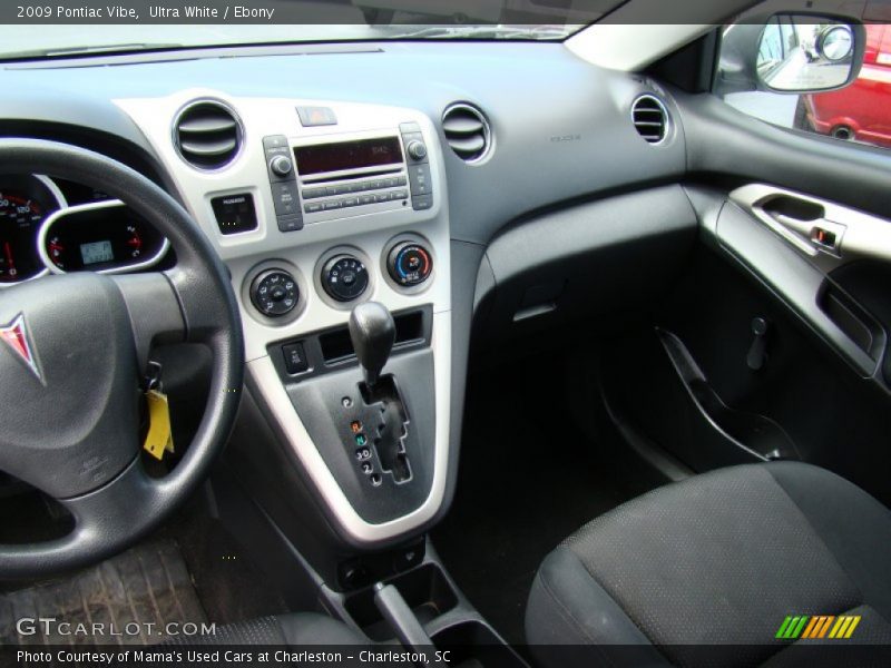 Ultra White / Ebony 2009 Pontiac Vibe
