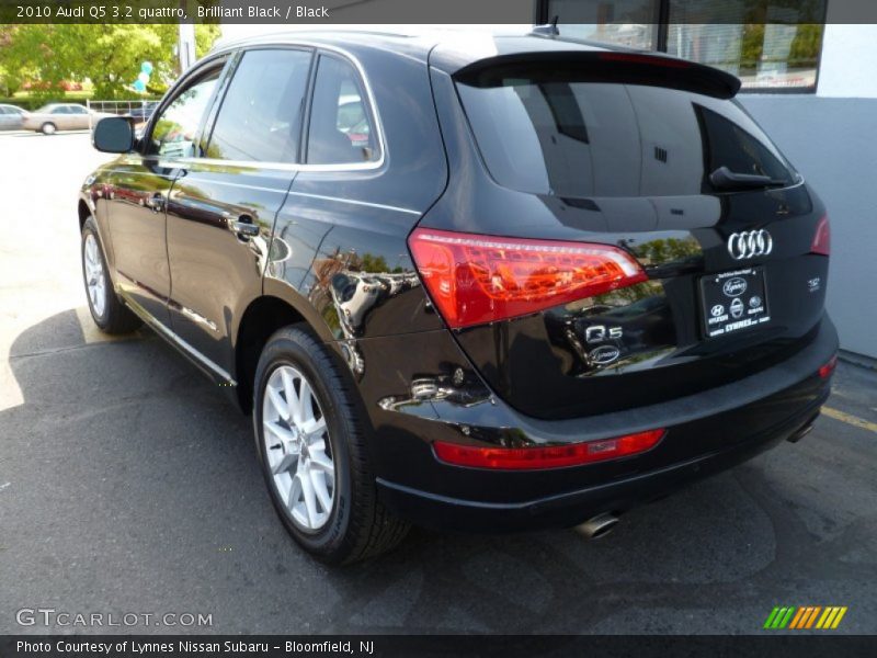 Brilliant Black / Black 2010 Audi Q5 3.2 quattro