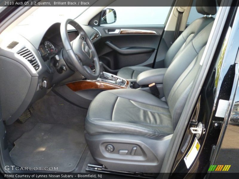 Brilliant Black / Black 2010 Audi Q5 3.2 quattro