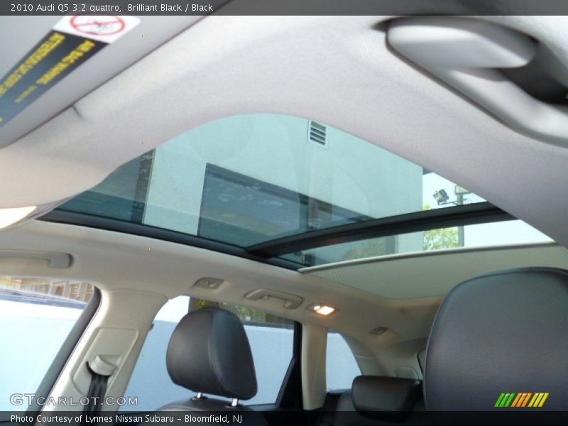 Brilliant Black / Black 2010 Audi Q5 3.2 quattro