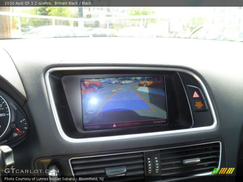 Brilliant Black / Black 2010 Audi Q5 3.2 quattro
