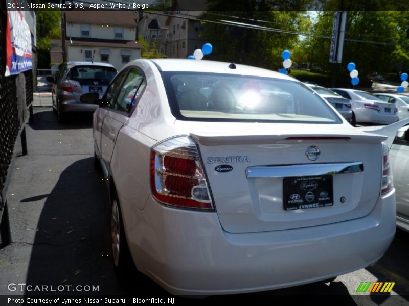 Aspen White / Beige 2011 Nissan Sentra 2.0 S