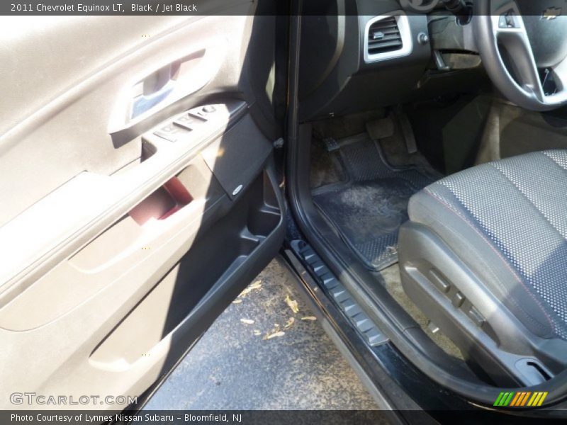 Black / Jet Black 2011 Chevrolet Equinox LT