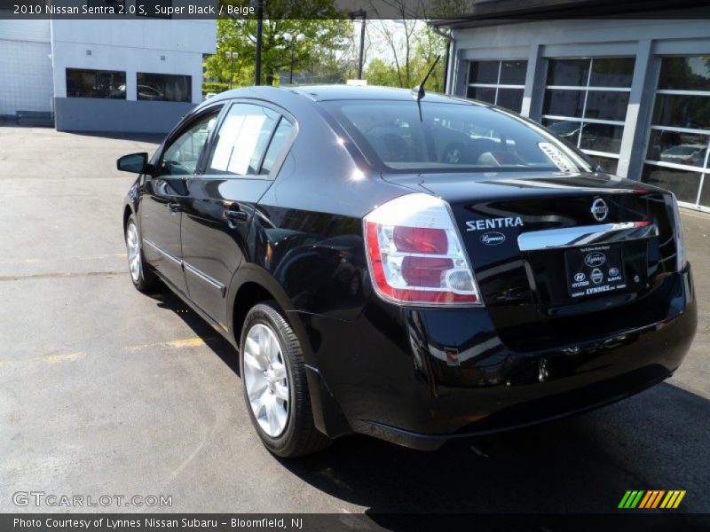 Super Black / Beige 2010 Nissan Sentra 2.0 S