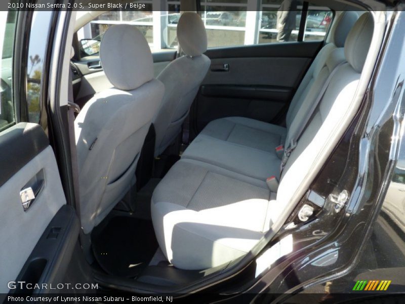 Super Black / Beige 2010 Nissan Sentra 2.0 S
