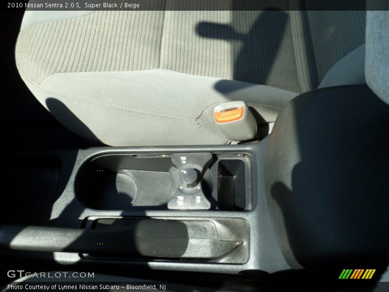 Super Black / Beige 2010 Nissan Sentra 2.0 S