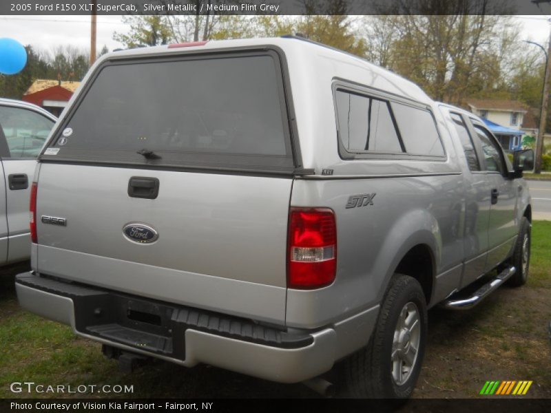 Silver Metallic / Medium Flint Grey 2005 Ford F150 XLT SuperCab