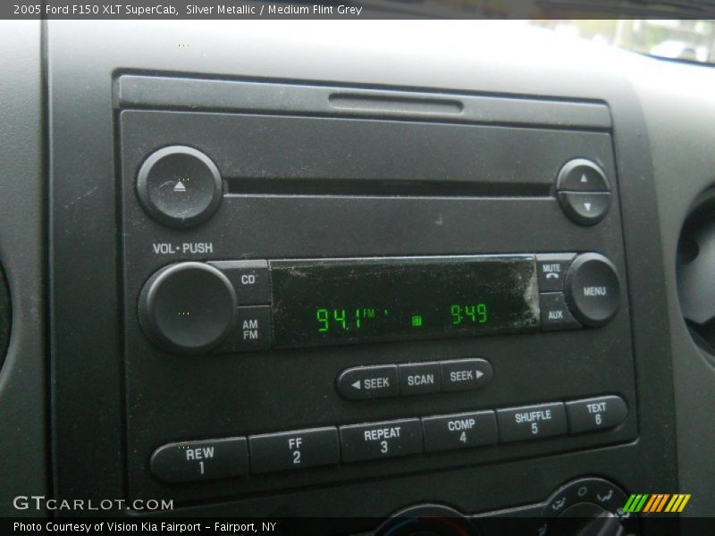 Silver Metallic / Medium Flint Grey 2005 Ford F150 XLT SuperCab