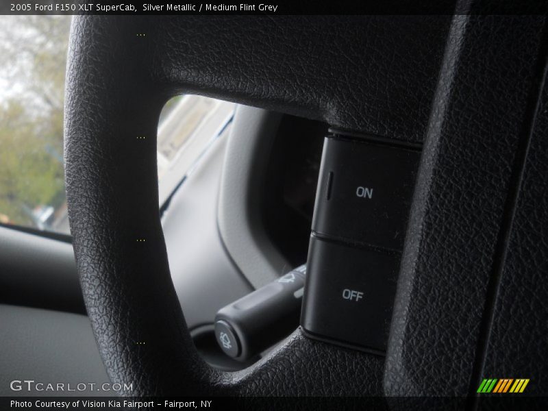 Silver Metallic / Medium Flint Grey 2005 Ford F150 XLT SuperCab