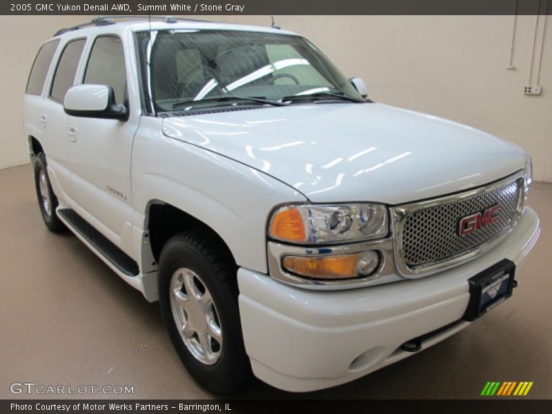 Summit White / Stone Gray 2005 GMC Yukon Denali AWD