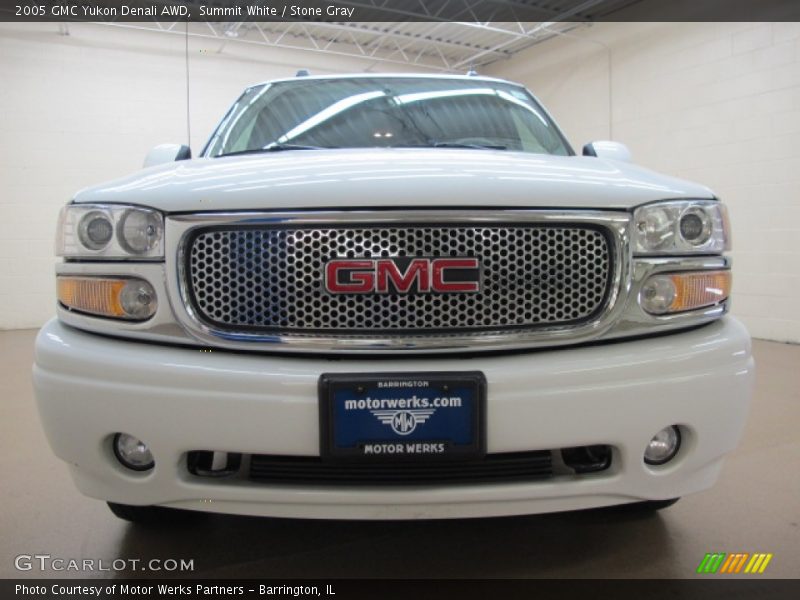 Summit White / Stone Gray 2005 GMC Yukon Denali AWD