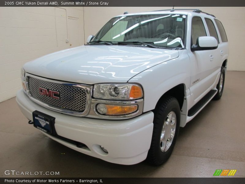 Summit White / Stone Gray 2005 GMC Yukon Denali AWD