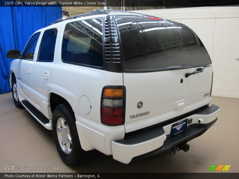 Summit White / Stone Gray 2005 GMC Yukon Denali AWD