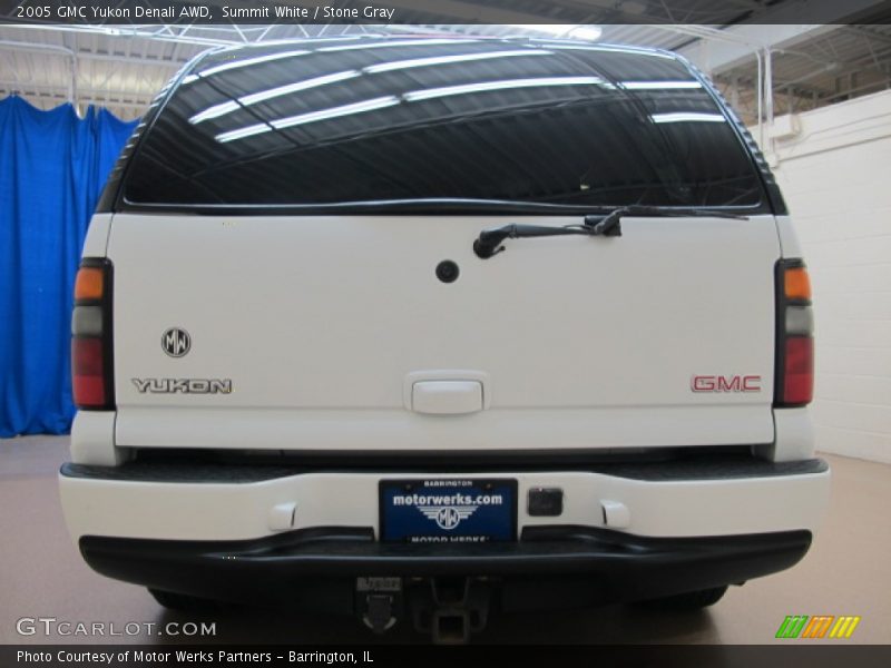 Summit White / Stone Gray 2005 GMC Yukon Denali AWD