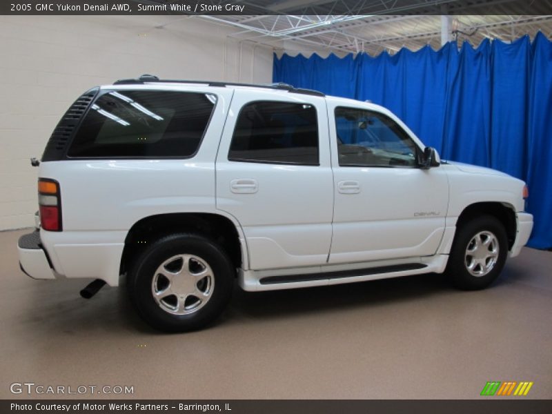 Summit White / Stone Gray 2005 GMC Yukon Denali AWD