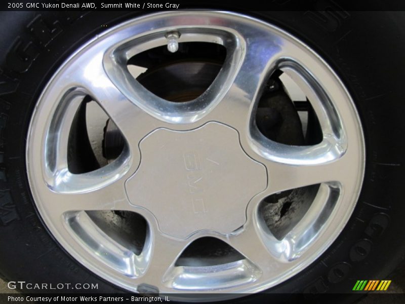 Summit White / Stone Gray 2005 GMC Yukon Denali AWD