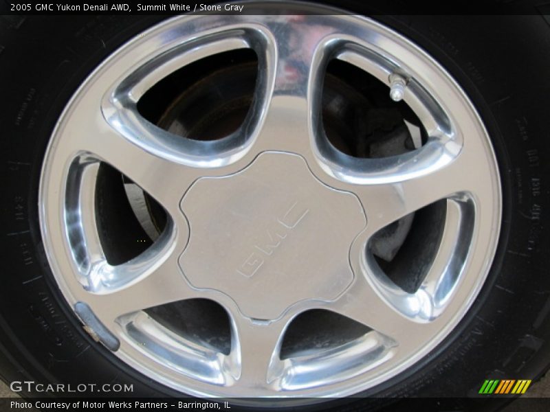 Summit White / Stone Gray 2005 GMC Yukon Denali AWD