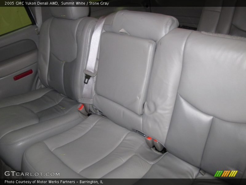 Summit White / Stone Gray 2005 GMC Yukon Denali AWD