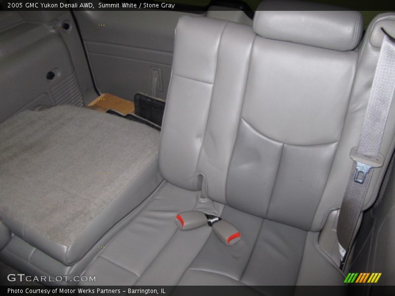 Summit White / Stone Gray 2005 GMC Yukon Denali AWD