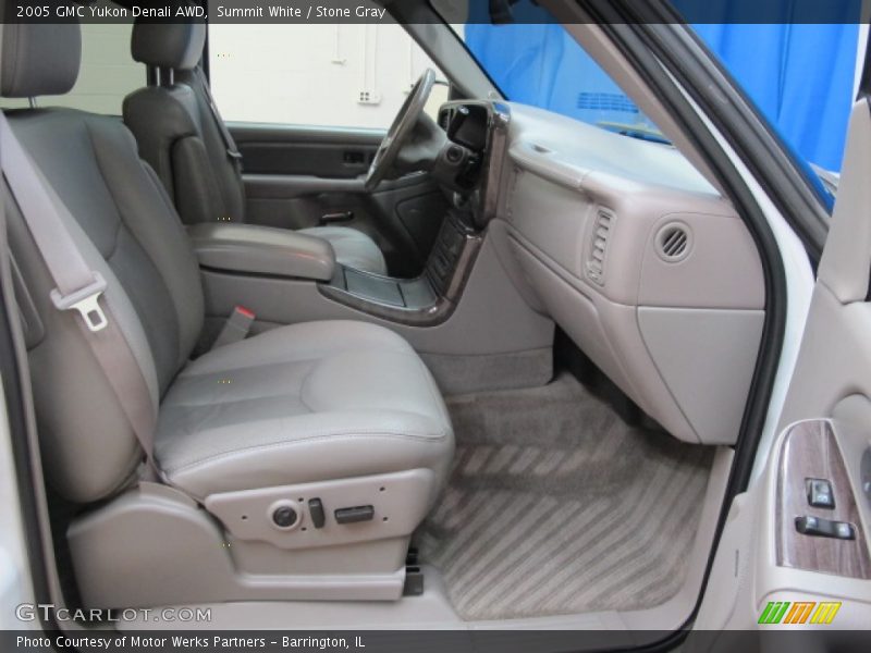 Summit White / Stone Gray 2005 GMC Yukon Denali AWD