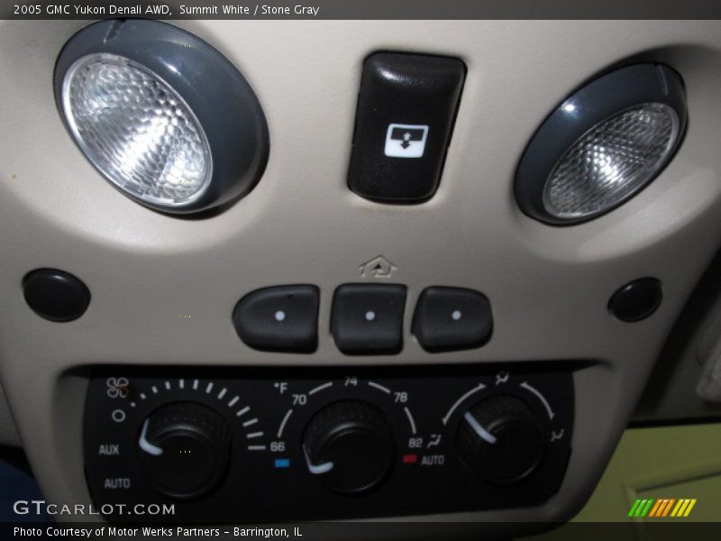 Summit White / Stone Gray 2005 GMC Yukon Denali AWD