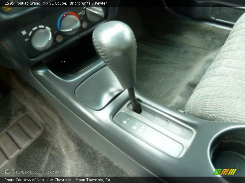 Bright White / Pewter 1995 Pontiac Grand Prix SE Coupe