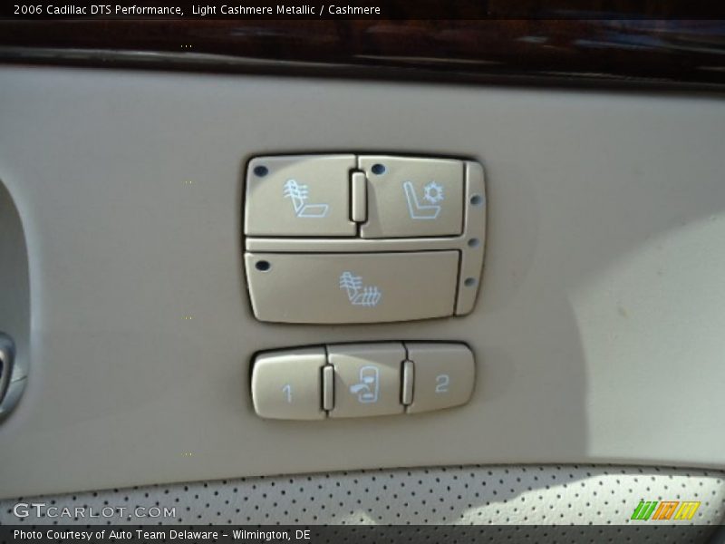Light Cashmere Metallic / Cashmere 2006 Cadillac DTS Performance