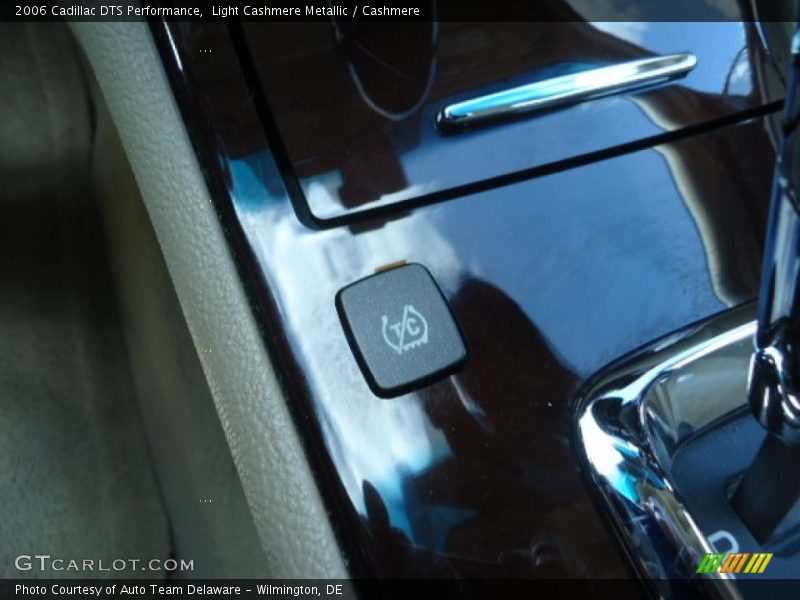 Light Cashmere Metallic / Cashmere 2006 Cadillac DTS Performance