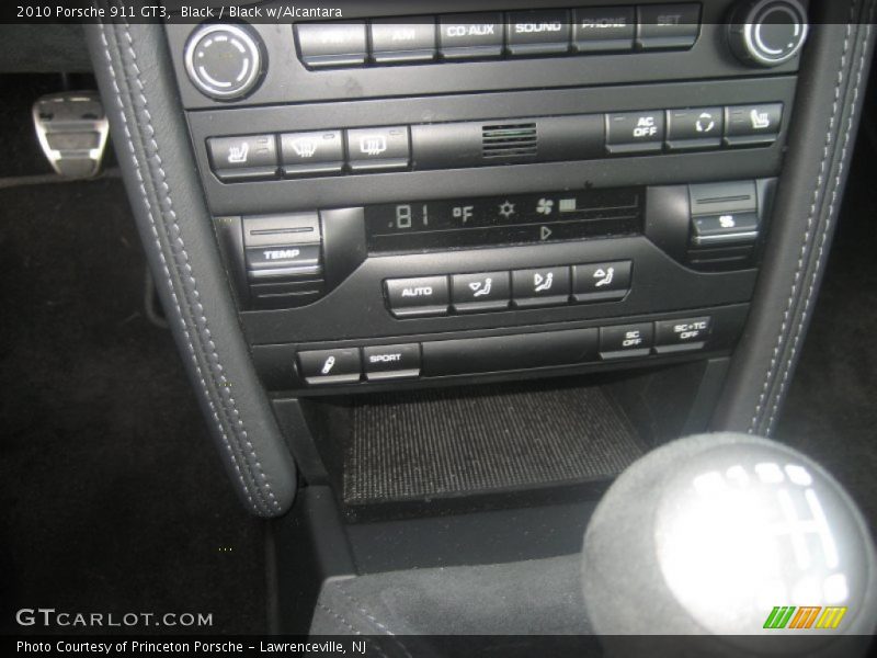 Controls of 2010 911 GT3