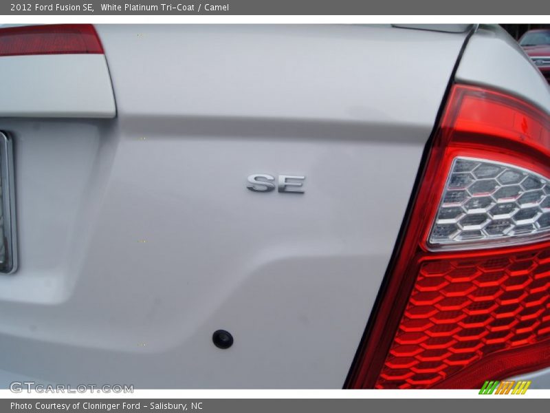 White Platinum Tri-Coat / Camel 2012 Ford Fusion SE
