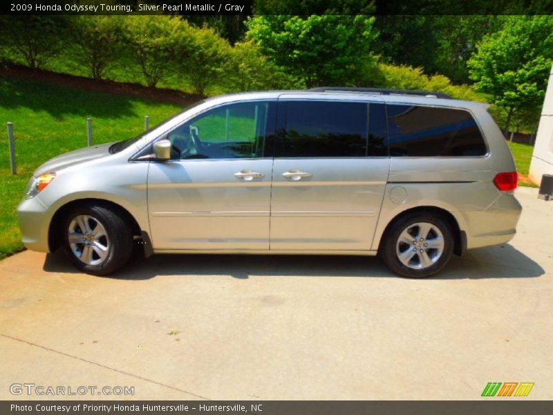 Silver Pearl Metallic / Gray 2009 Honda Odyssey Touring
