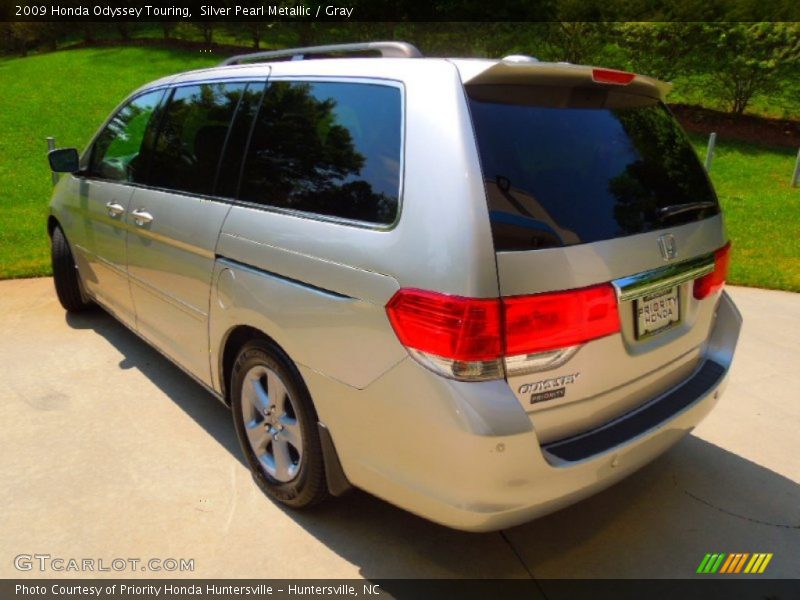 Silver Pearl Metallic / Gray 2009 Honda Odyssey Touring