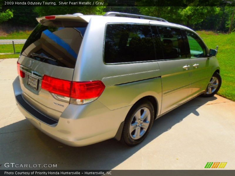 Silver Pearl Metallic / Gray 2009 Honda Odyssey Touring