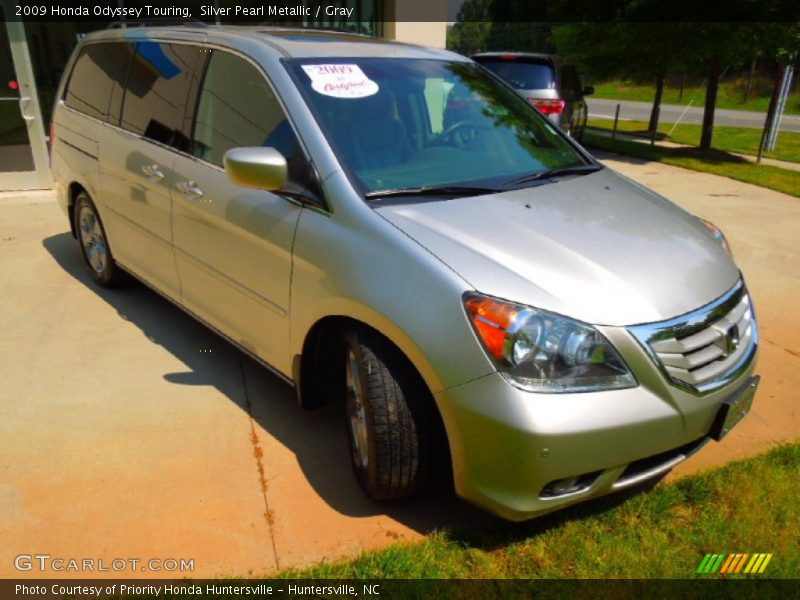Silver Pearl Metallic / Gray 2009 Honda Odyssey Touring