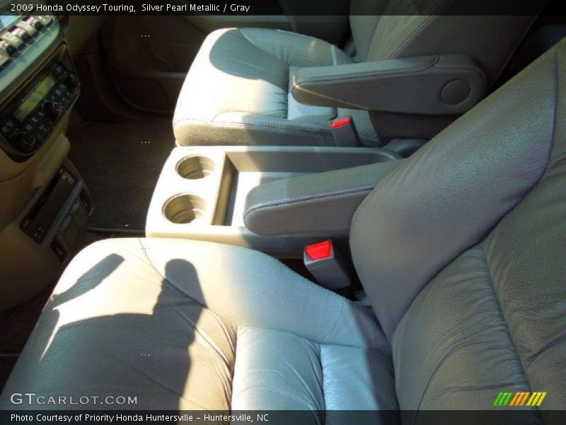 Silver Pearl Metallic / Gray 2009 Honda Odyssey Touring