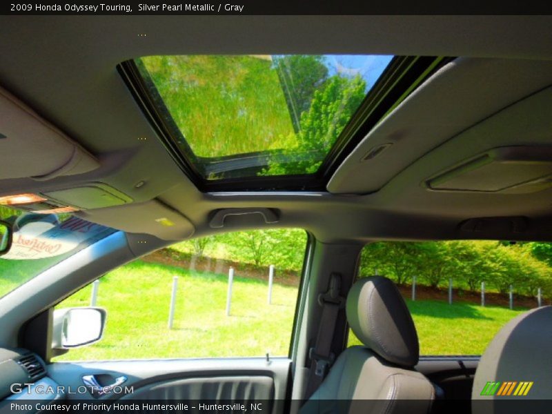 Silver Pearl Metallic / Gray 2009 Honda Odyssey Touring