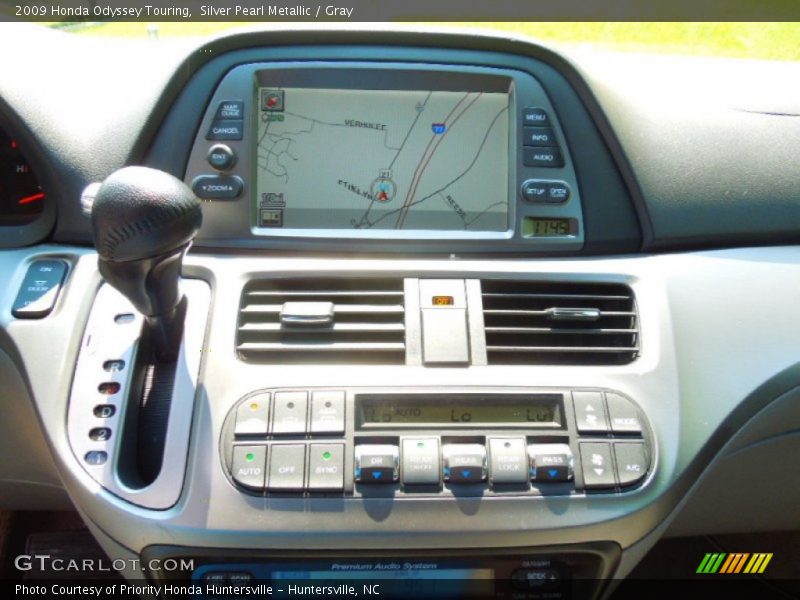 Silver Pearl Metallic / Gray 2009 Honda Odyssey Touring