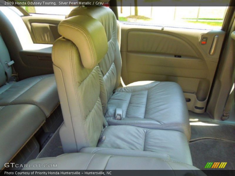 Silver Pearl Metallic / Gray 2009 Honda Odyssey Touring