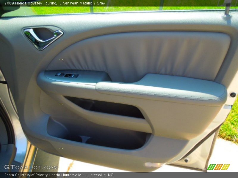 Silver Pearl Metallic / Gray 2009 Honda Odyssey Touring