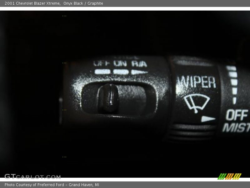 Onyx Black / Graphite 2001 Chevrolet Blazer Xtreme