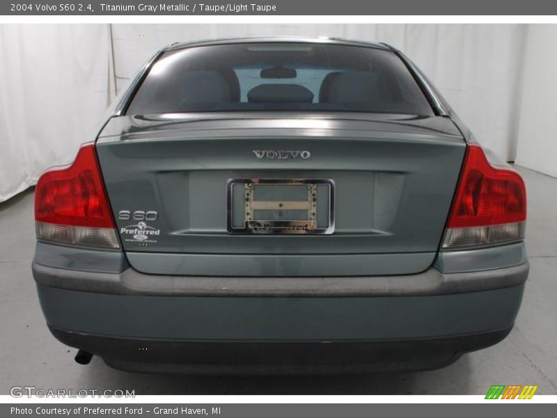 Titanium Gray Metallic / Taupe/Light Taupe 2004 Volvo S60 2.4
